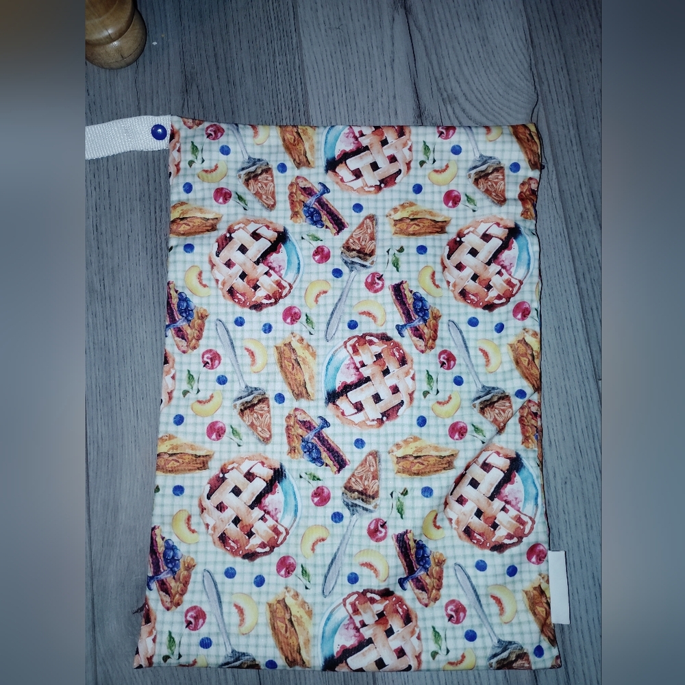 Adorable Realistic Pies Smart Bottom Wet Bag NWOT Swim Gym Travel Pool